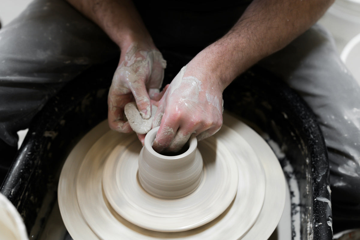 How to Use a Pottery Wheel for Beginners: Your Complete Step-by-Step G ...