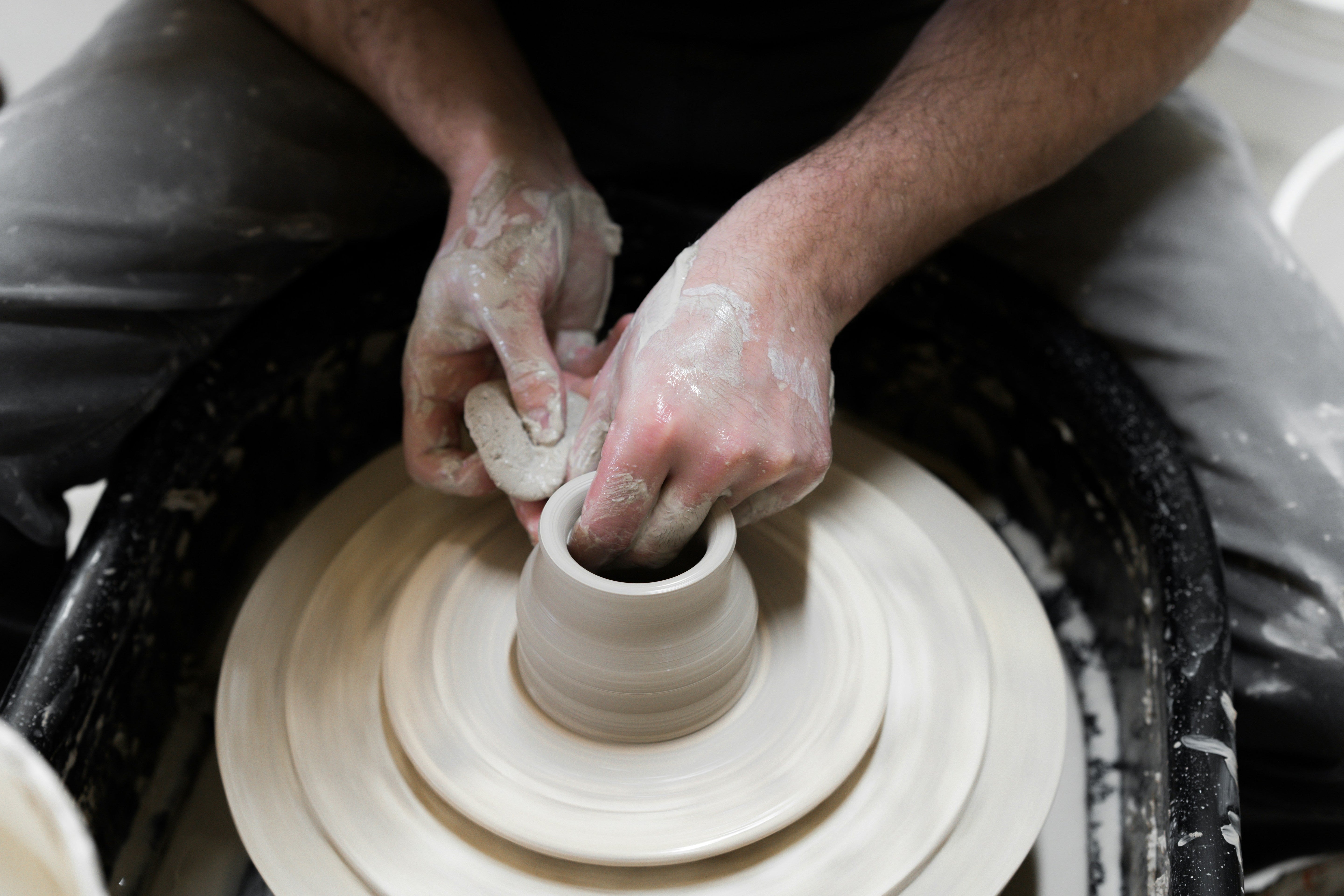 How to Use a Pottery Wheel for Beginners: Your Complete Step-by-Step Guide - Ceramind® Tools