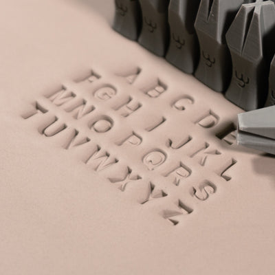 Alfabetstämpelset | Versaler | Arial Bold Font | 7mm Bredd - Ceramind® Tools