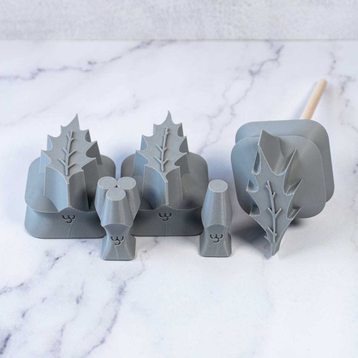 Holly Leaf & Berry Stamps - 3 Sizes – Ceramind® Tools